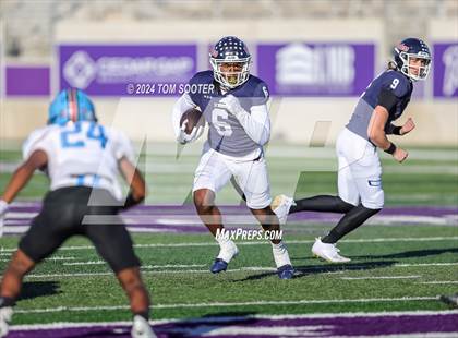 Thumbnail 2 in Ryan vs. Monterey (UIL Football 5A D1 Area) photogallery.