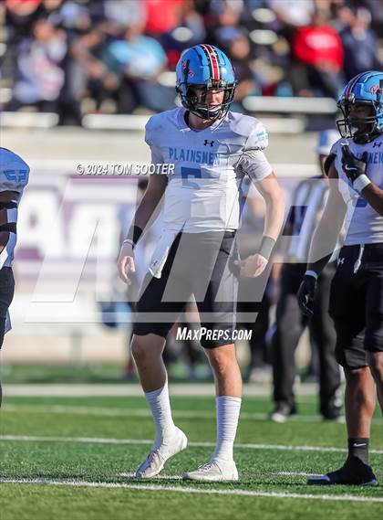 Thumbnail 2 in Ryan vs. Monterey (UIL Football 5A D1 Area) photogallery.