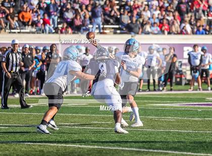 Thumbnail 1 in Ryan vs. Monterey (UIL Football 5A D1 Area) photogallery.