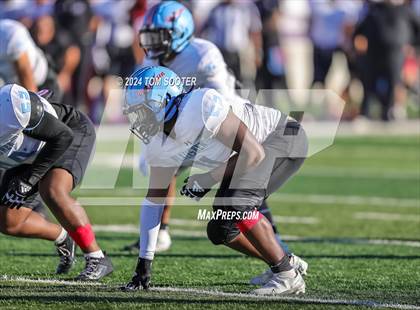 Thumbnail 1 in Ryan vs. Monterey (UIL Football 5A D1 Area) photogallery.