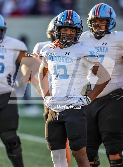 Thumbnail 1 in Ryan vs. Monterey (UIL Football 5A D1 Area) photogallery.