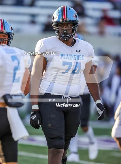 Thumbnail 1 in Ryan vs. Monterey (UIL Football 5A D1 Area) photogallery.