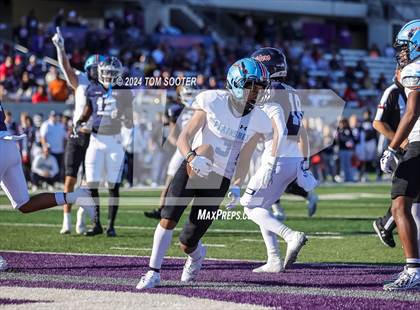 Thumbnail 2 in Ryan vs. Monterey (UIL Football 5A D1 Area) photogallery.