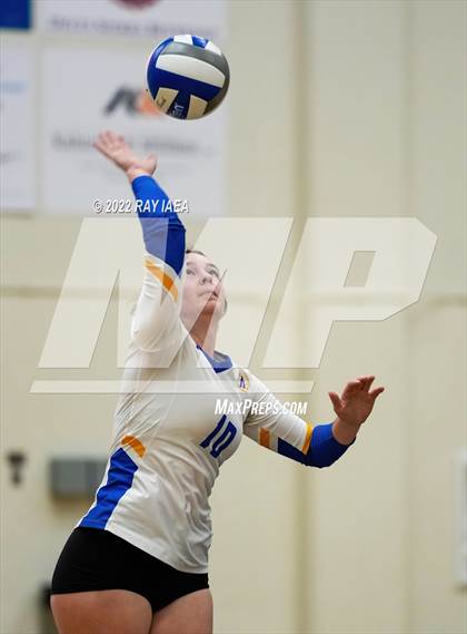 Thumbnail 3 in Bret Harte vs. Ripon Christian (CIF SJS D5 Final) photogallery.