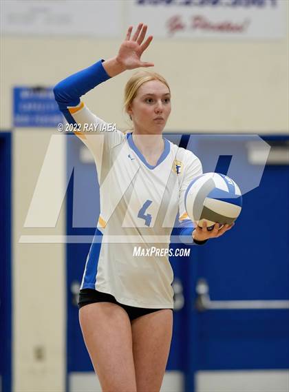 Thumbnail 1 in Bret Harte vs. Ripon Christian (CIF SJS D5 Final) photogallery.