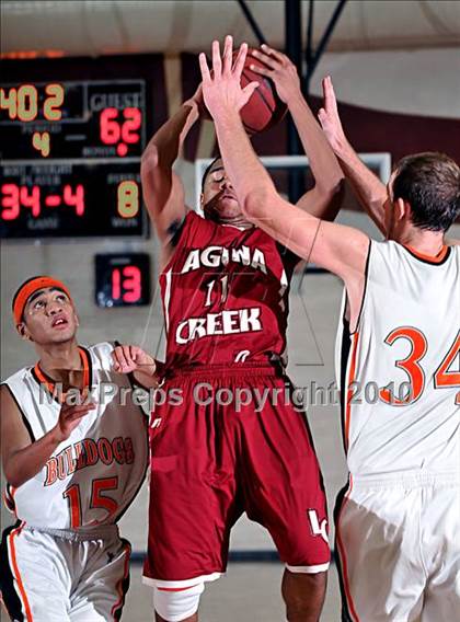 Thumbnail 3 in Laguna Creek vs. Vacaville (Whitney Winter Classic) photogallery.