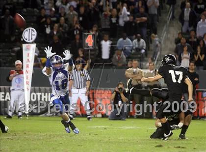 Thumbnail 2 in Rocklin vs. Servite (CIF State D2 Final) photogallery.