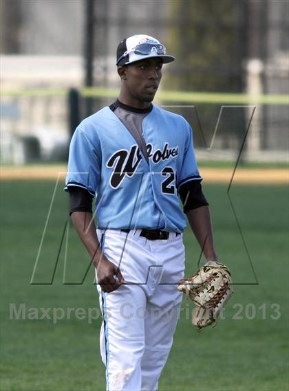 Thumbnail 2 in Poly Prep Country Day vs. Grand Street Campus photogallery.