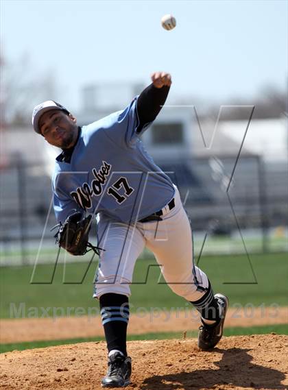 Thumbnail 3 in Poly Prep Country Day vs. Grand Street Campus photogallery.