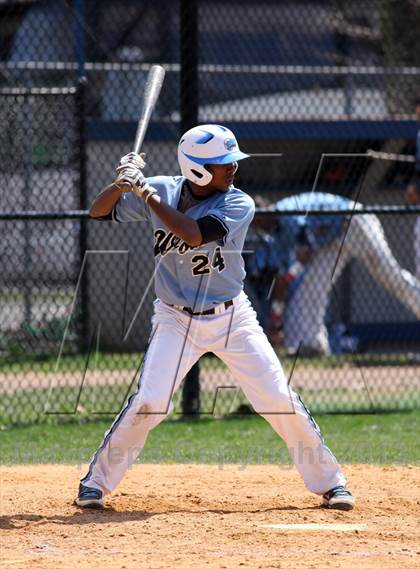 Thumbnail 3 in Poly Prep Country Day vs. Grand Street Campus photogallery.