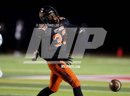 Thumbnail 2 in De La Salle vs. Pittsburg (CIF NCS Open Final) photogallery.