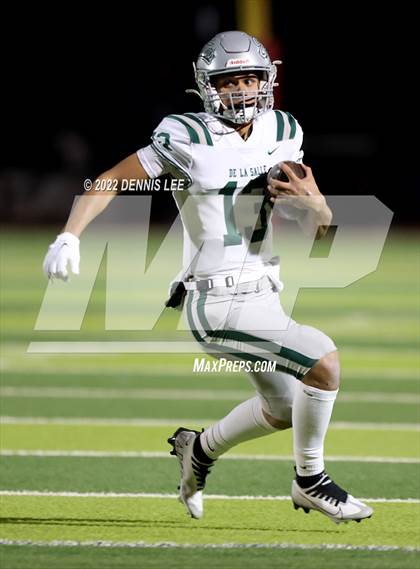 Thumbnail 2 in De La Salle vs. Pittsburg (CIF NCS Open Final) photogallery.