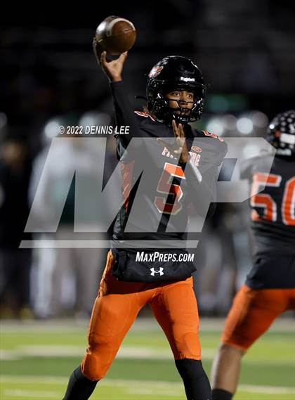 Thumbnail 1 in De La Salle vs. Pittsburg (CIF NCS Open Final) photogallery.