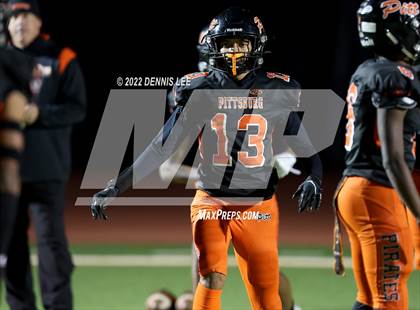 Thumbnail 3 in De La Salle vs. Pittsburg (CIF NCS Open Final) photogallery.