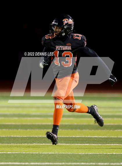 Thumbnail 3 in De La Salle vs. Pittsburg (CIF NCS Open Final) photogallery.