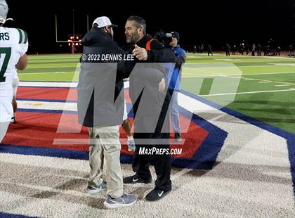 Thumbnail 1 in De La Salle vs. Pittsburg (CIF NCS Open Final) photogallery.