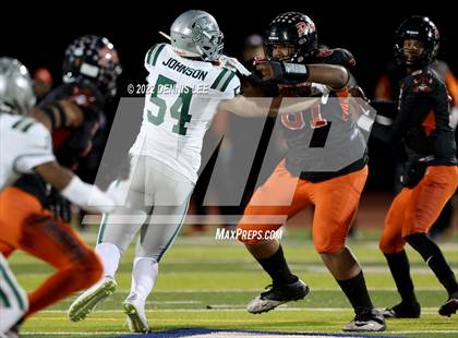 Thumbnail 2 in De La Salle vs. Pittsburg (CIF NCS Open Final) photogallery.