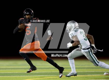 Thumbnail 2 in De La Salle vs. Pittsburg (CIF NCS Open Final) photogallery.