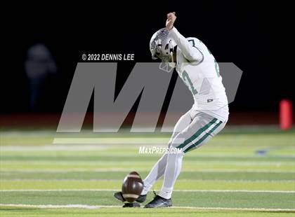 Thumbnail 1 in De La Salle vs. Pittsburg (CIF NCS Open Final) photogallery.