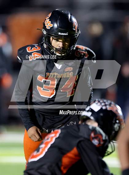 Thumbnail 2 in De La Salle vs. Pittsburg (CIF NCS Open Final) photogallery.