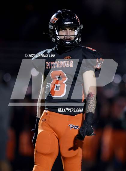 Thumbnail 3 in De La Salle vs. Pittsburg (CIF NCS Open Final) photogallery.