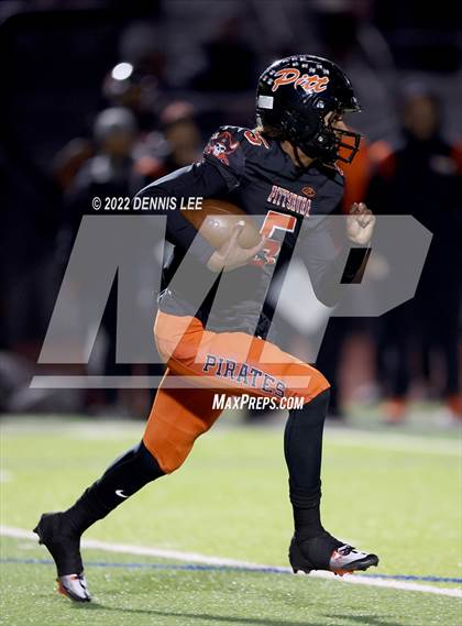Thumbnail 2 in De La Salle vs. Pittsburg (CIF NCS Open Final) photogallery.