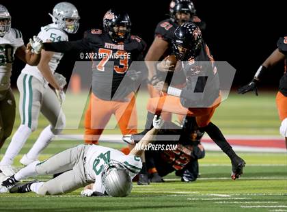 Thumbnail 2 in De La Salle vs. Pittsburg (CIF NCS Open Final) photogallery.