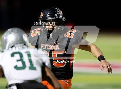 Thumbnail 1 in De La Salle vs. Pittsburg (CIF NCS Open Final) photogallery.
