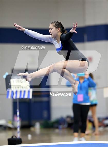 Thumbnail 2 in CHSAA 4A State Prelims photogallery.