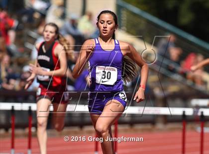 Thumbnail 1 in Stanford Invitational Girls Track photogallery.