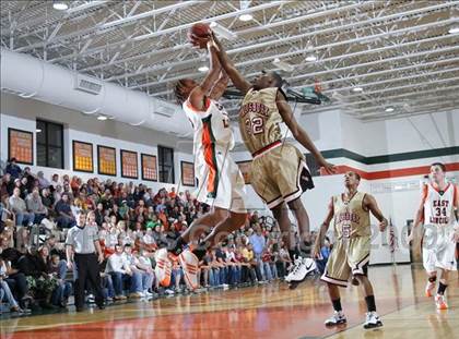 Thumbnail 1 in Salisbury @ East Lincoln (NCHSAA Playoffs) photogallery.