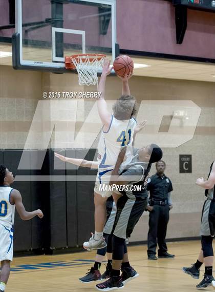 Thumbnail 3 in Carmel Christian vs University Christian photogallery.