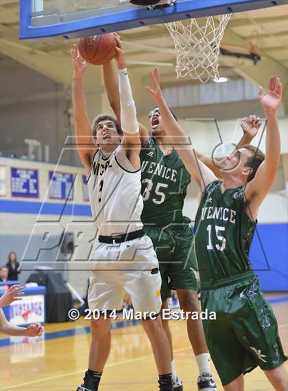 Thumbnail 3 in Venice vs. Mitchell 2014 Mustang Christmas Tournament photogallery.