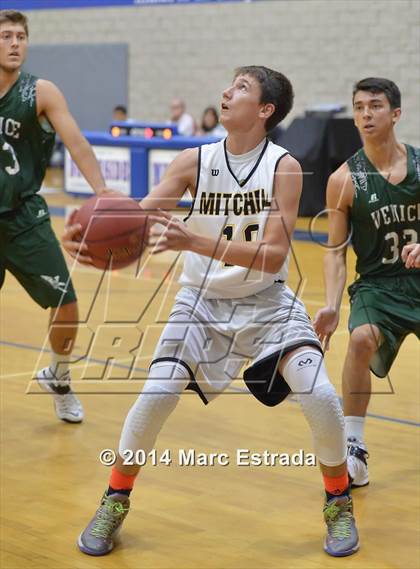 Thumbnail 1 in Venice vs. Mitchell 2014 Mustang Christmas Tournament photogallery.