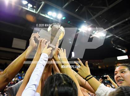Thumbnail 3 in Baboquivari vs. Rock Point (AIA 1A State Final Awards) photogallery.