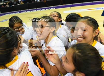 Thumbnail 3 in Baboquivari vs. Rock Point (AIA 1A State Final Awards) photogallery.
