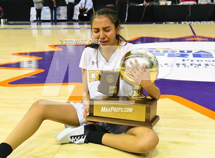 Thumbnail 2 in Baboquivari vs. Rock Point (AIA 1A State Final Awards) photogallery.