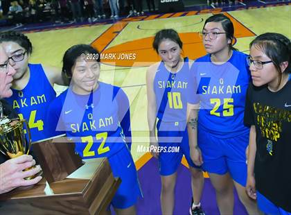 Thumbnail 3 in Baboquivari vs. Rock Point (AIA 1A State Final Awards) photogallery.