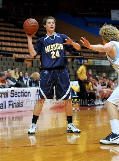 Thumbnail 2 in Central Valley Christian vs. Mission Prep (CIF CS D5 Final) photogallery.