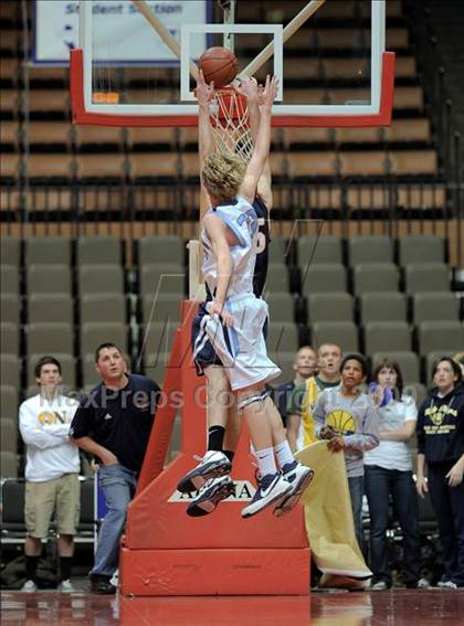 Thumbnail 2 in Central Valley Christian vs. Mission Prep (CIF CS D5 Final) photogallery.