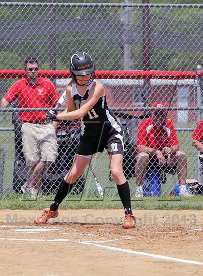 Thumbnail 2 in Curwensville vs Redbank Valley (PIAA District IX AA Final) photogallery.