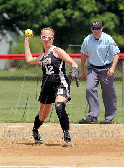 Thumbnail 3 in Curwensville vs Redbank Valley (PIAA District IX AA Final) photogallery.