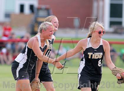 Thumbnail 1 in Curwensville vs Redbank Valley (PIAA District IX AA Final) photogallery.
