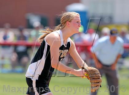 Thumbnail 2 in Curwensville vs Redbank Valley (PIAA District IX AA Final) photogallery.