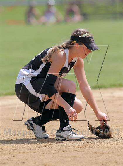 Thumbnail 1 in Curwensville vs Redbank Valley (PIAA District IX AA Final) photogallery.