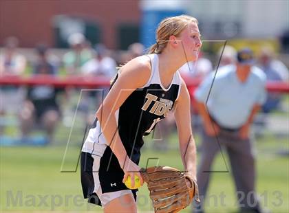 Thumbnail 3 in Curwensville vs Redbank Valley (PIAA District IX AA Final) photogallery.