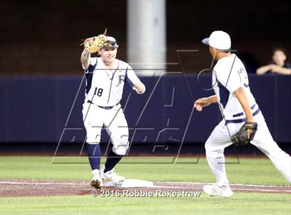 Thumbnail 2 in Oak Ridge vs. Dallas Jesuit (UIL 6A Regional Semifinal) photogallery.