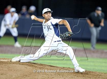 Thumbnail 2 in Oak Ridge vs. Dallas Jesuit (UIL 6A Regional Semifinal) photogallery.