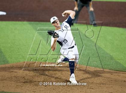 Thumbnail 2 in Oak Ridge vs. Dallas Jesuit (UIL 6A Regional Semifinal) photogallery.