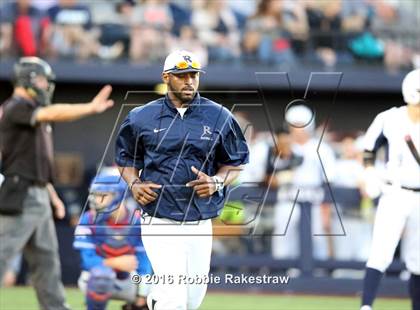 Thumbnail 1 in Oak Ridge vs. Dallas Jesuit (UIL 6A Regional Semifinal) photogallery.